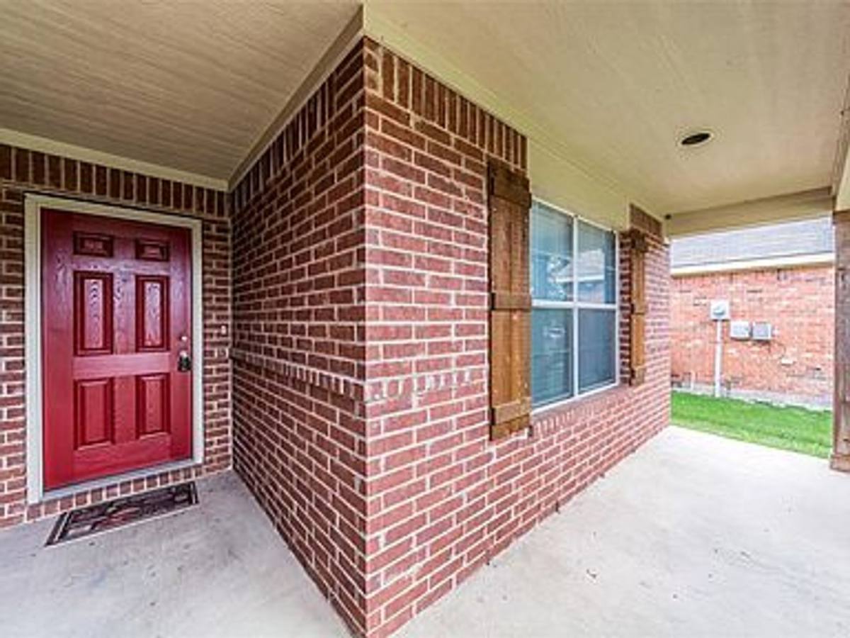 House for rent at 1808 Morning Dove Dr, Aubrey, TX 76227