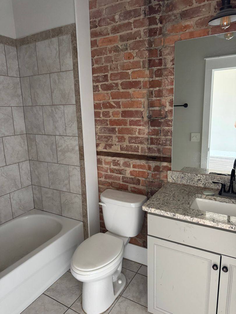 Apartment for rent at 125 - 127 W Solomon St, Griffin, GA 30223