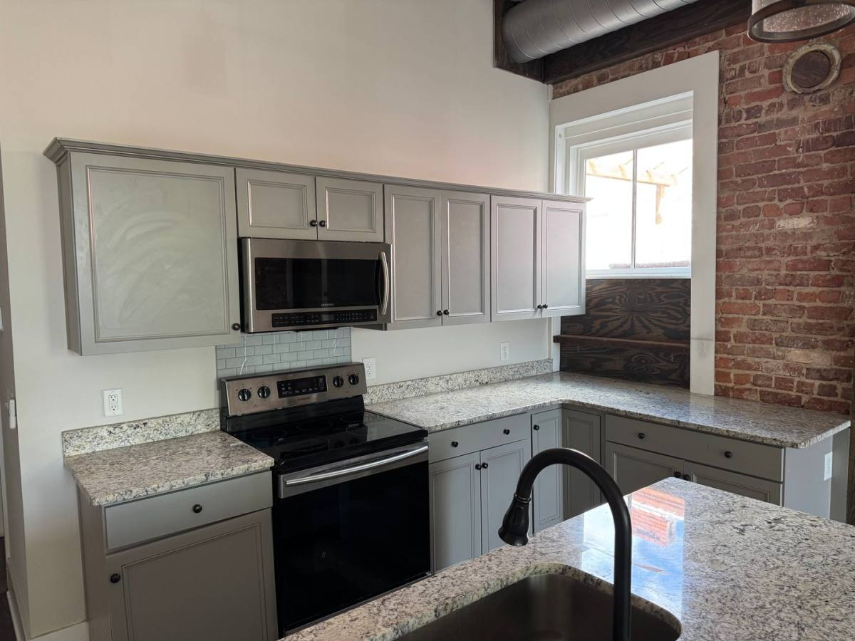 Apartment for rent at 125 - 127 W Solomon St, Griffin, GA 30223