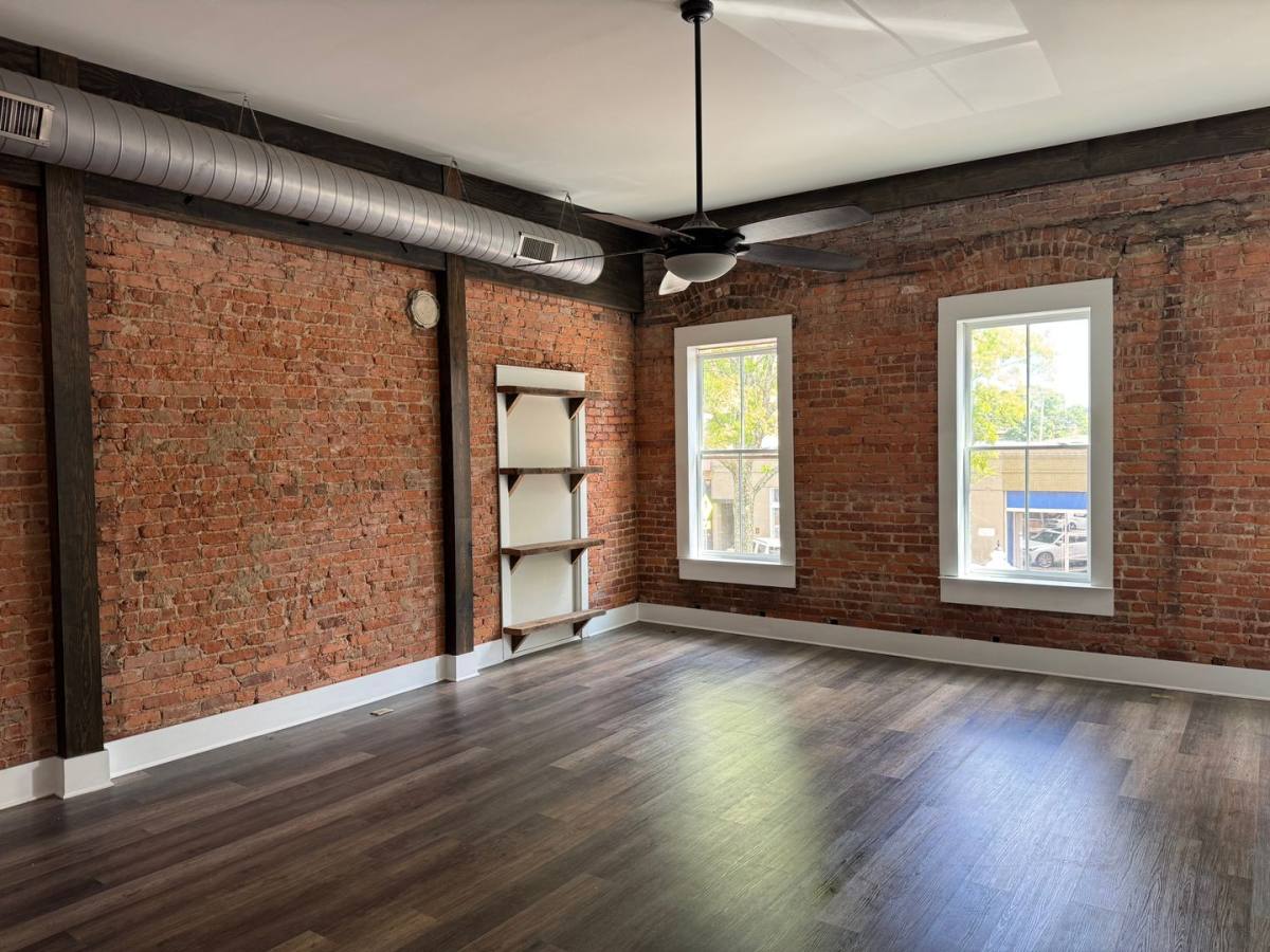 Apartment for rent at 125 - 127 W Solomon St, Griffin, GA 30223