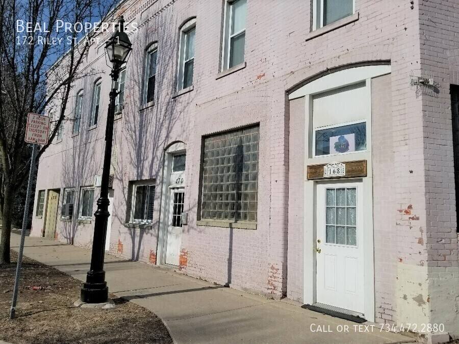Apartment for rent at 172 Riley St #1, Dundee, MI 48131