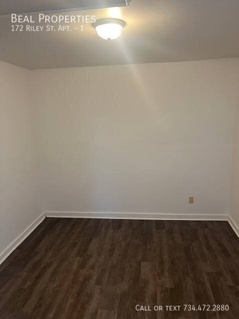 Apartment for rent at 172 Riley St #1, Dundee, MI 48131
