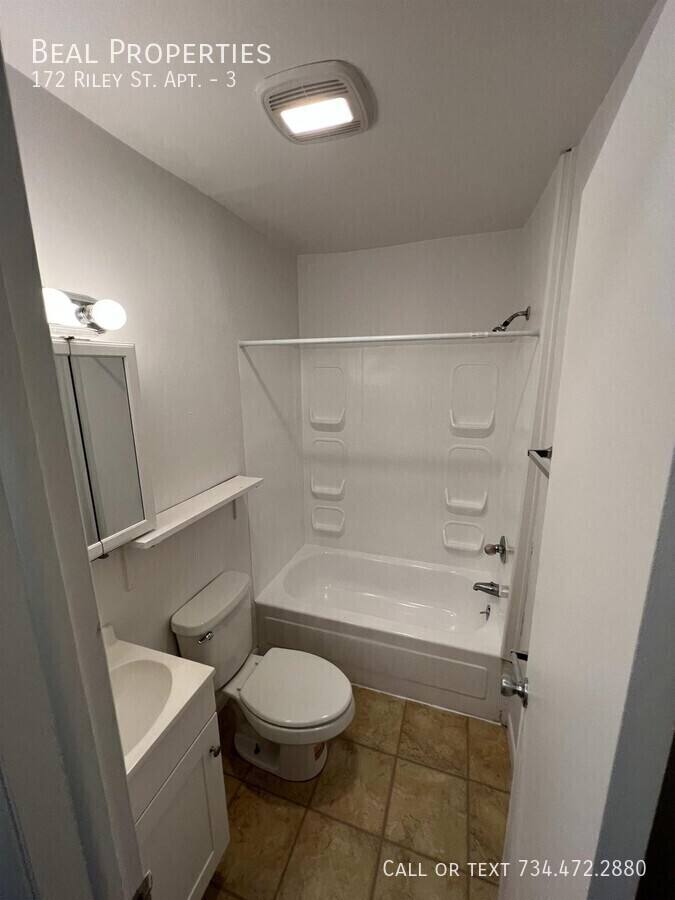 Apartment for rent at 172 Riley St #3, Dundee, MI 48131