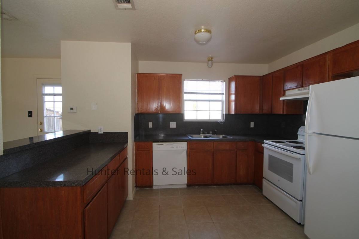Townhouse for rent at 4400-A Deek Dr, Killeen, TX 76549