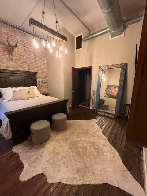 Apartment for rent at 214 E Commercial St #1, Springfield, MO 65803