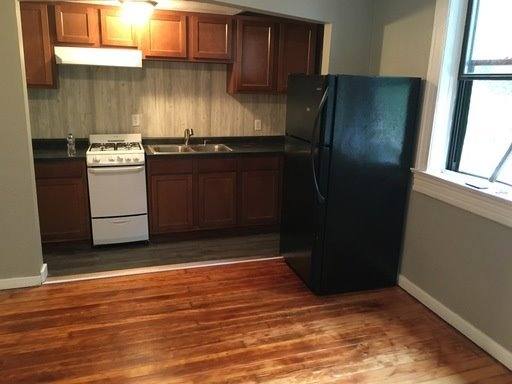 Apartment for rent at 321 Bates Ave, Saint Paul, MN 55106