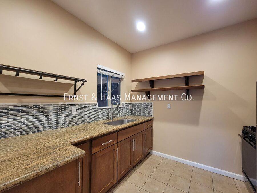 Apartment for rent at 930 E Broadway, Long Beach, CA 90802