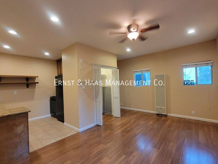Apartment for rent at 930 E Broadway, Long Beach, CA 90802