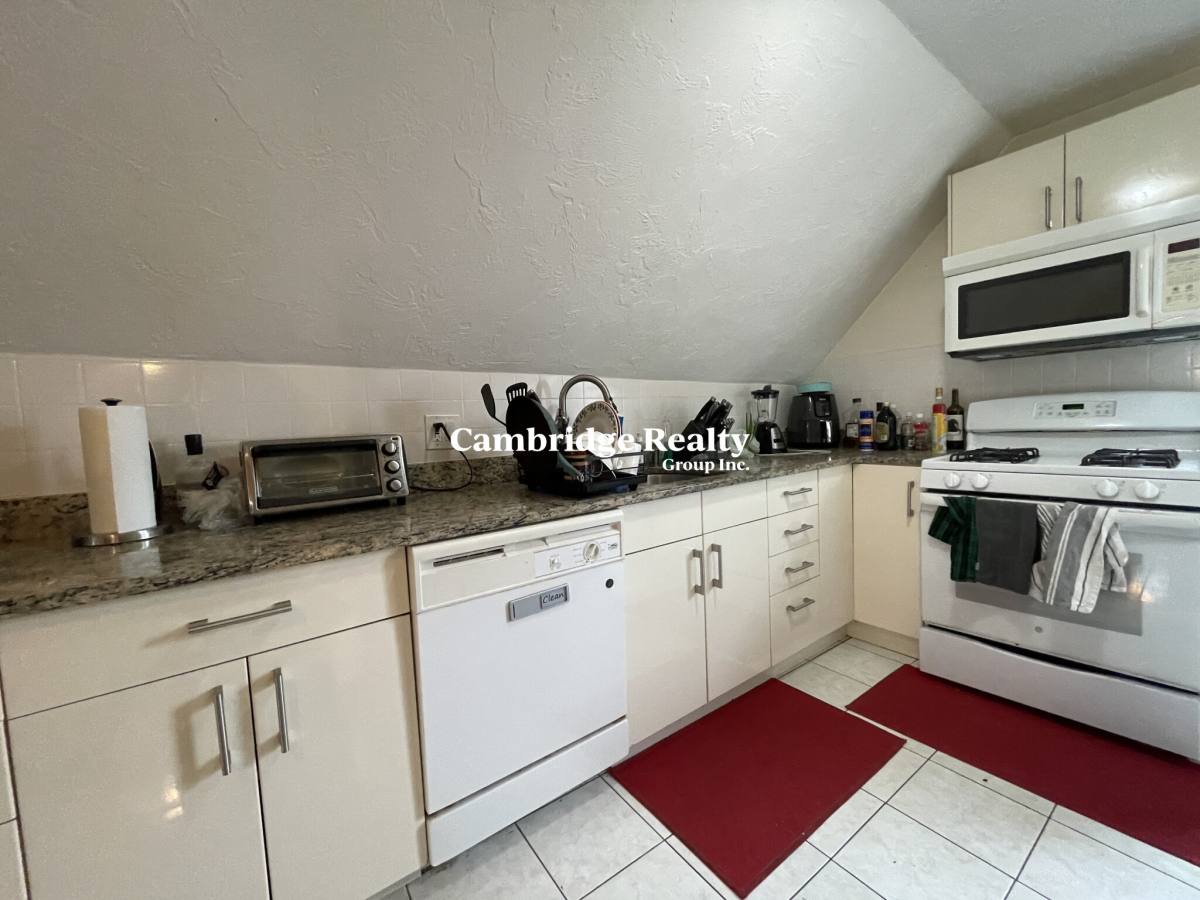 House for rent at 65 Fairbanks St #2T, Brighton, MA 02135