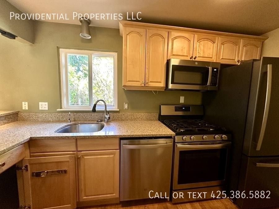 House for rent at 3114 W Elmore St, Seattle, WA 98199