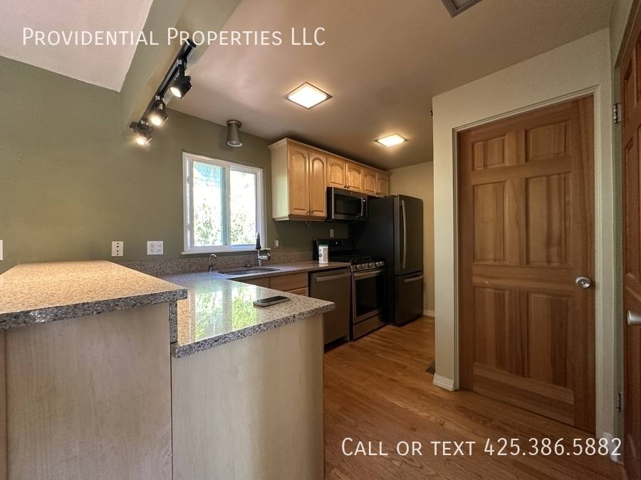 House for rent at 3114 W Elmore St, Seattle, WA 98199