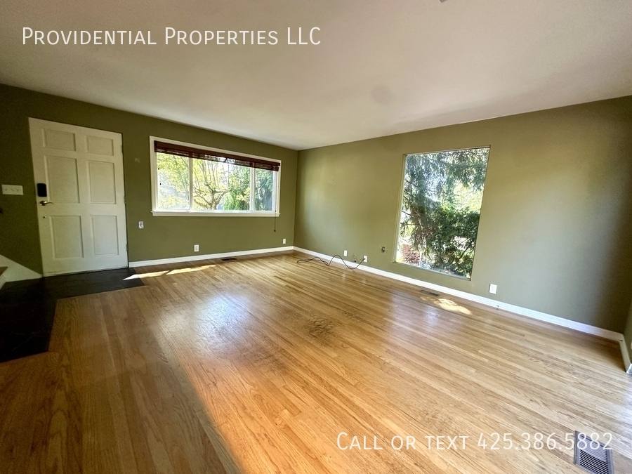 House for rent at 3114 W Elmore St, Seattle, WA 98199