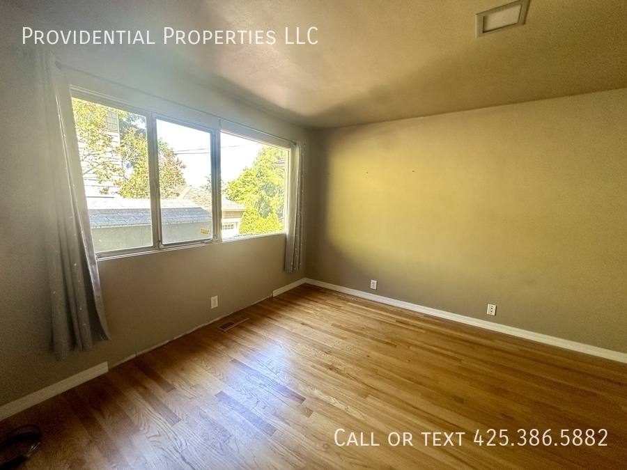House for rent at 3114 W Elmore St, Seattle, WA 98199