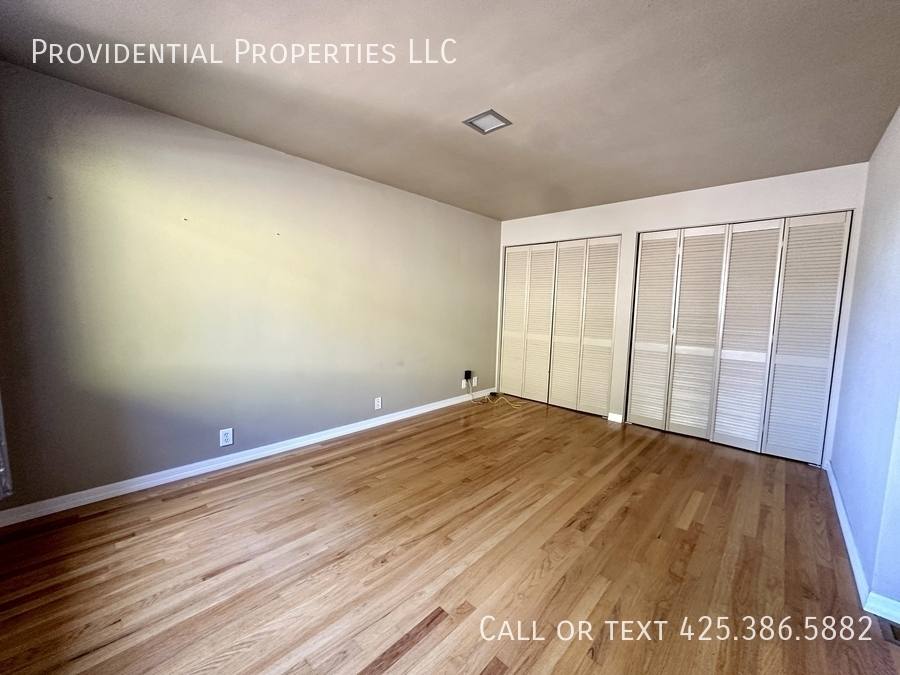 House for rent at 3114 W Elmore St, Seattle, WA 98199