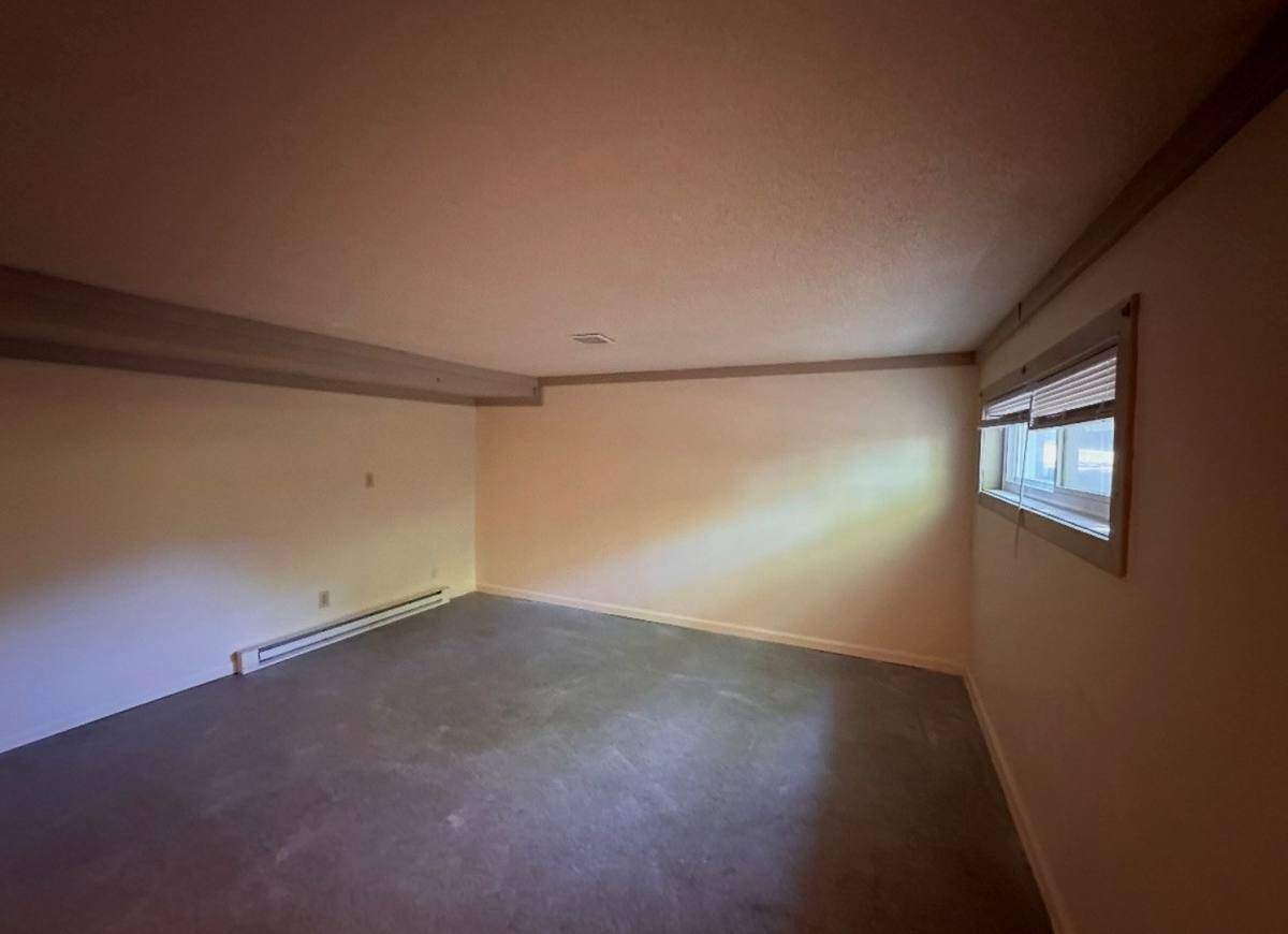 Apartment for rent at 744 Crescent Dr, Reidsville, NC 27320
