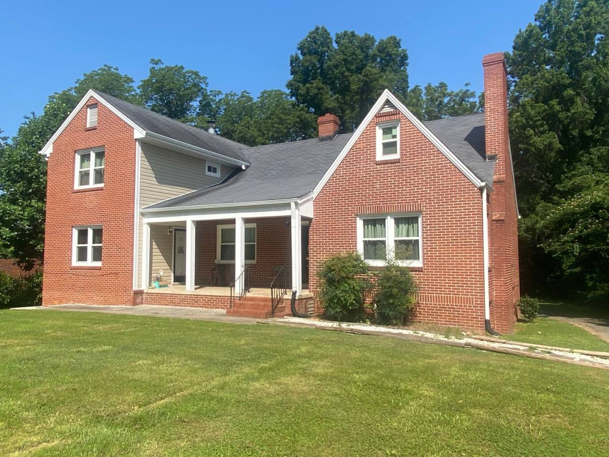 Apartment for rent at 744 Crescent Dr, Reidsville, NC 27320