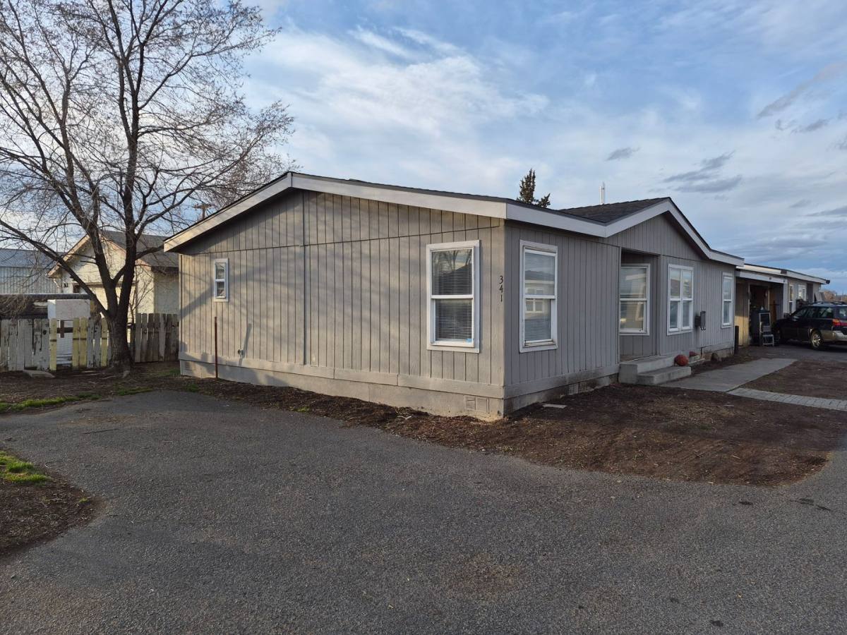 Apartment for rent at 341-343 NW Hemlock Court, Redmond, OR 97756