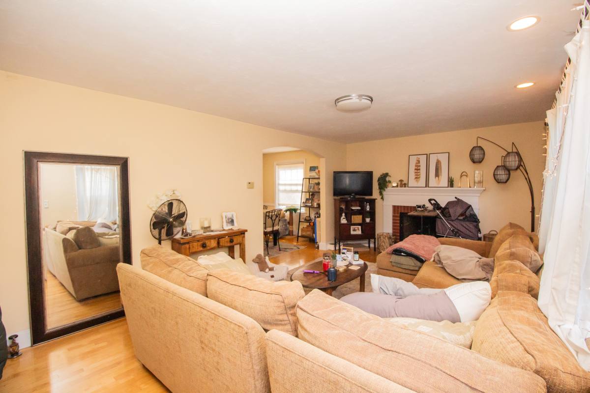 Apartment for rent at 238 May St, Worcester, MA 01602