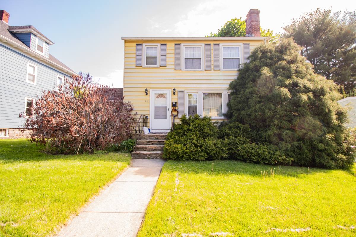 Apartment for rent at 238 May St, Worcester, MA 01602