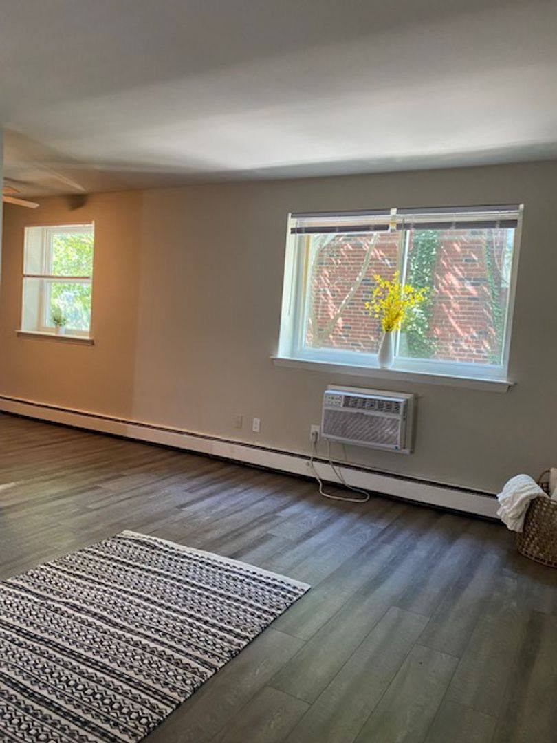 Apartment for rent at 201-203 Chester Pike, Ridley Park, PA 19078