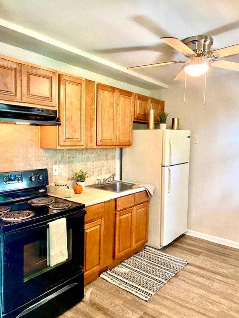 Apartment for rent at 201-203 Chester Pike, Ridley Park, PA 19078
