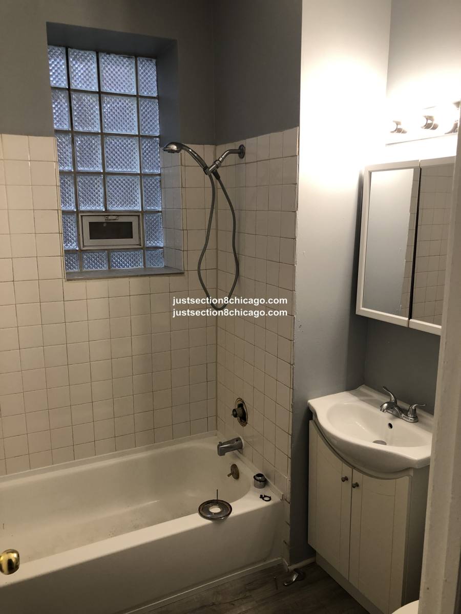Apartment for rent at 4147 W Washington #2W, Chicago, IL 60624