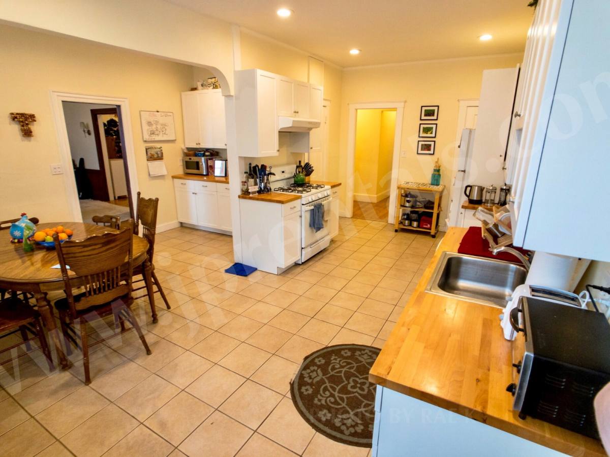 Apartment for rent at 476 Jamaicaway #1 Co, Jamaica Plain, MA 02130