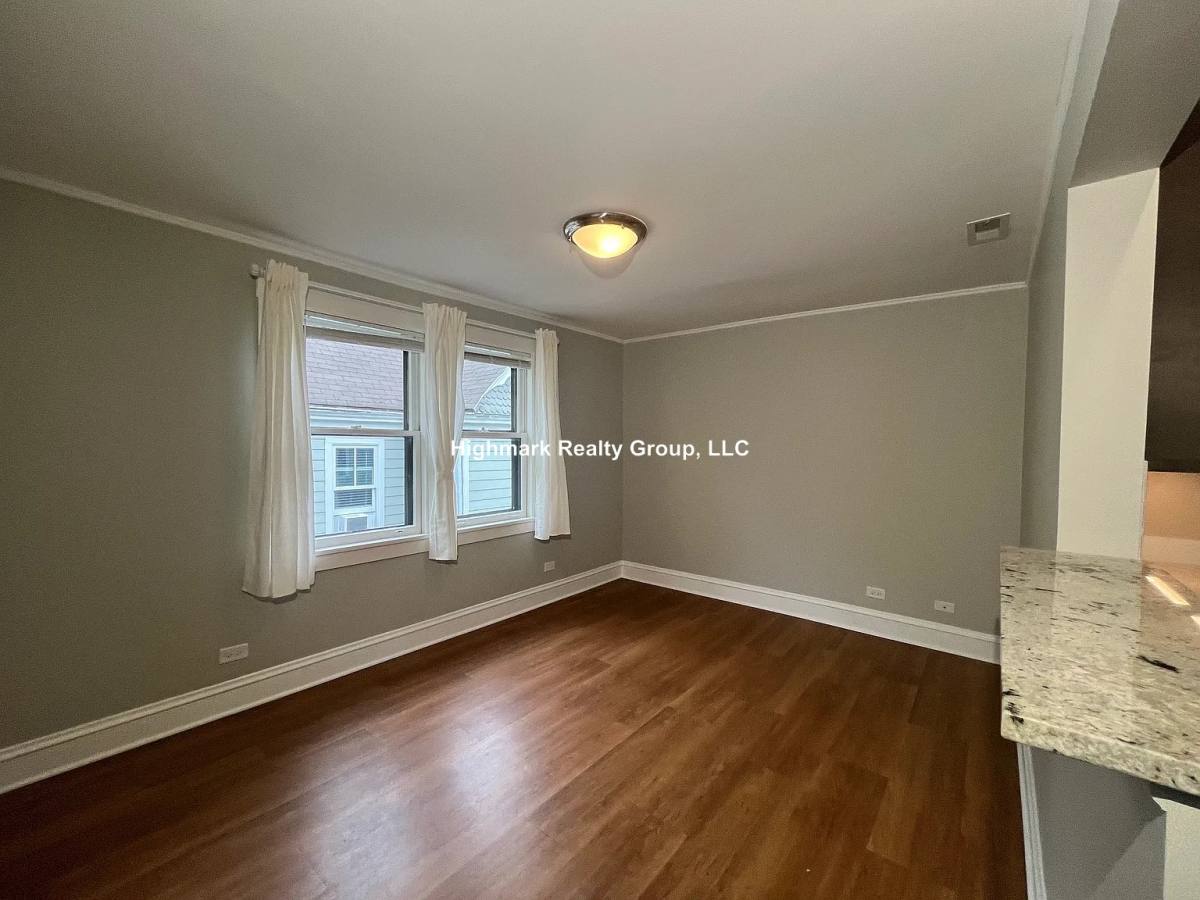 Apartment for rent at 1937 Wilmette #2, Wilmette, IL 60091
