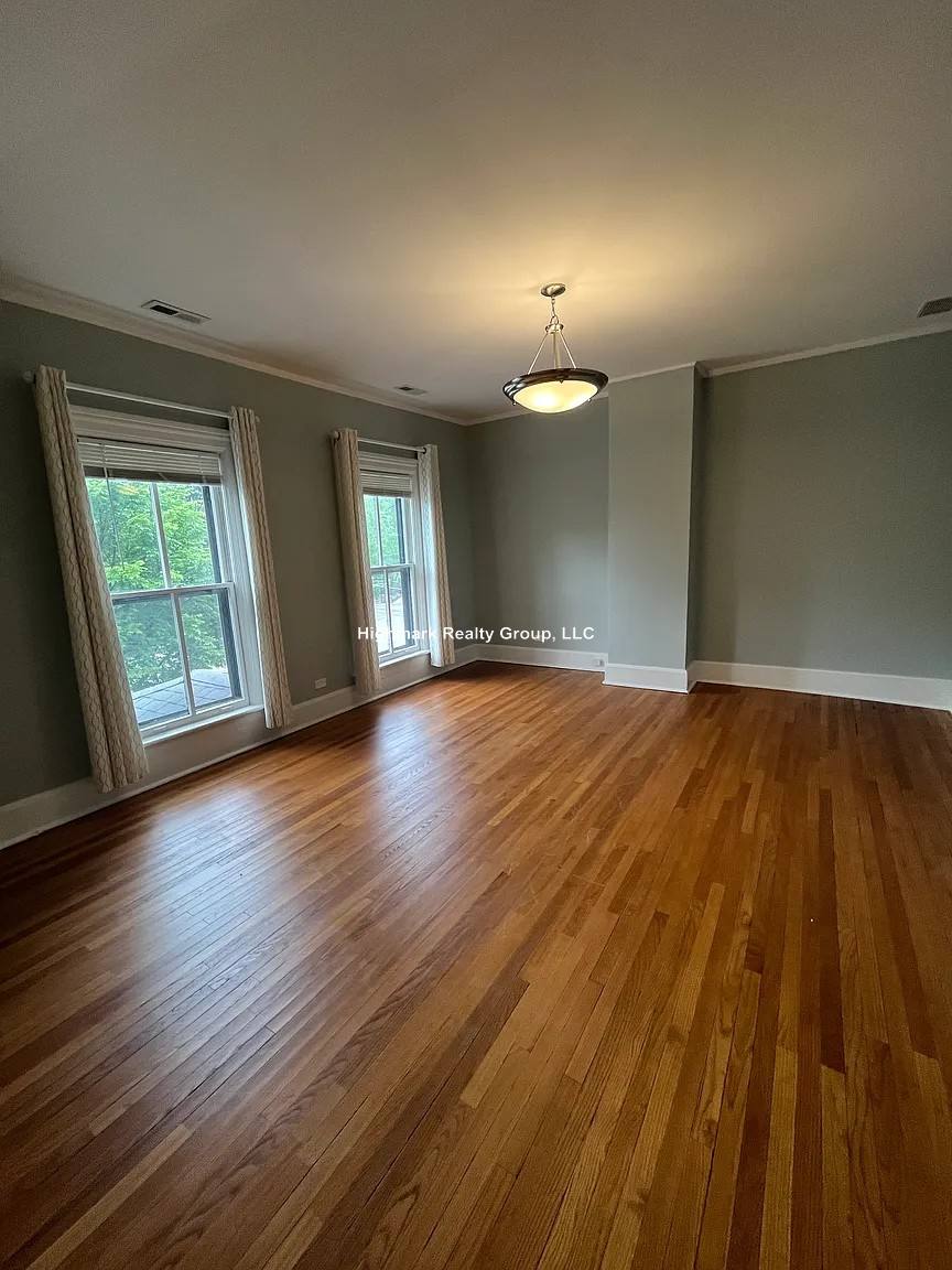 Apartment for rent at 1937 Wilmette #2, Wilmette, IL 60091