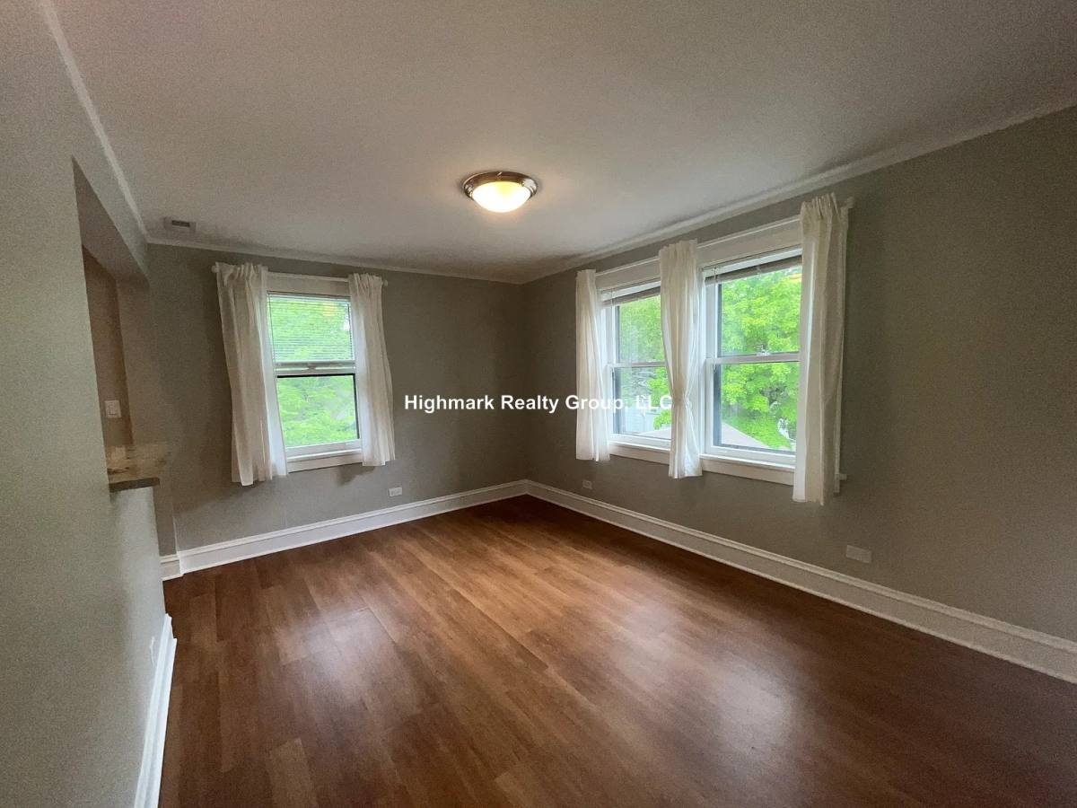 Apartment for rent at 1937 Wilmette #2, Wilmette, IL 60091