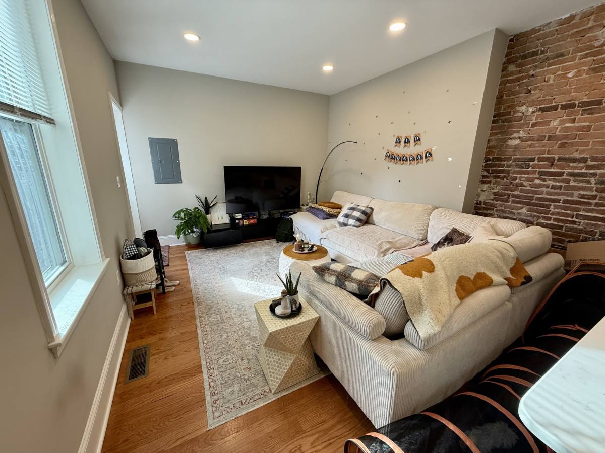 Apartment for rent at 141 Galen St #1, Watertown, MA 02472