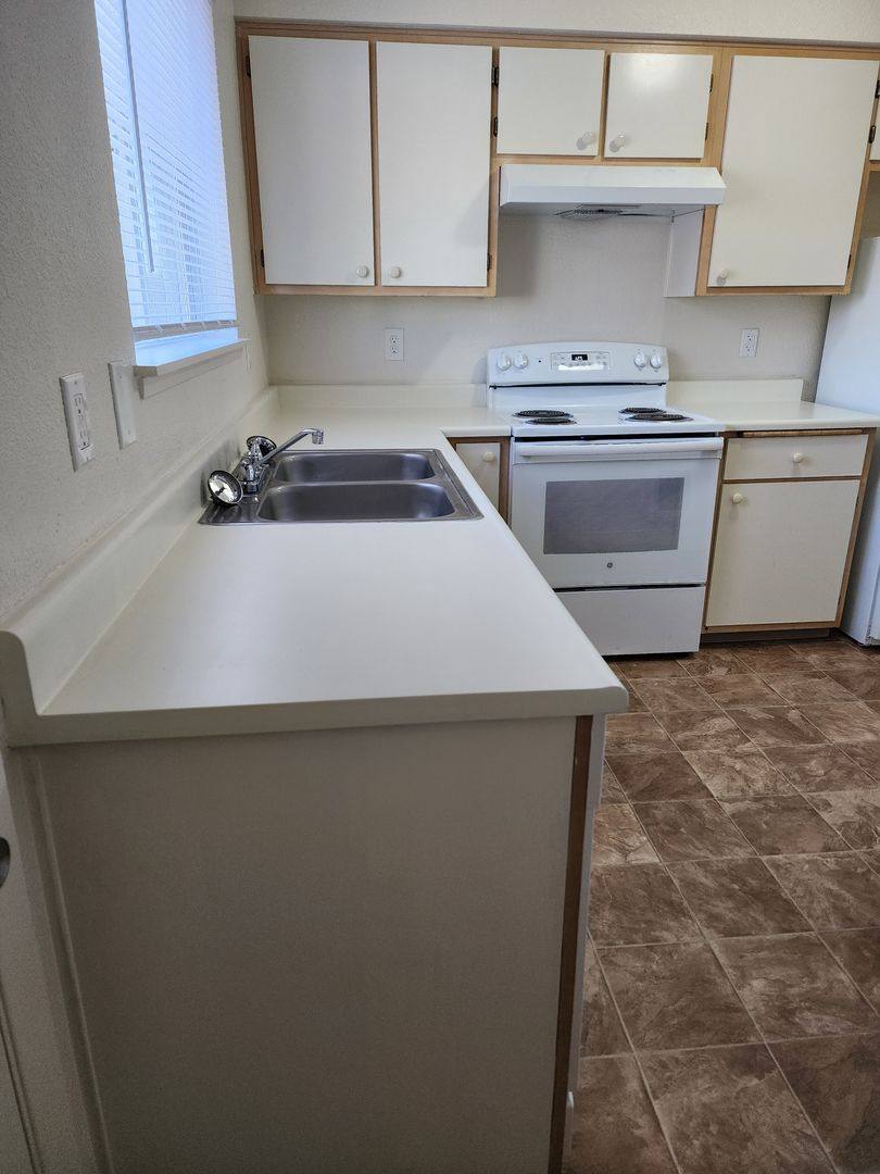 Apartment for rent at 6422 NE 4th Plain Blvd, Vancouver, WA 98661