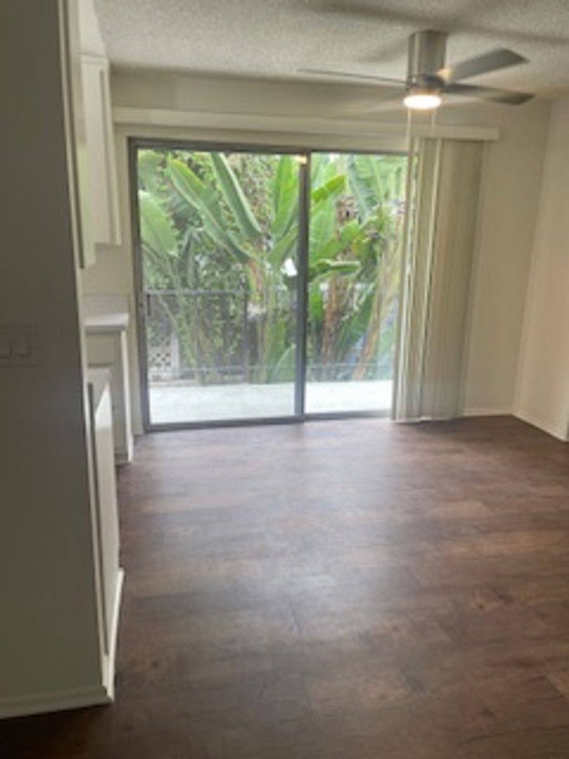 Apartment for rent at 518 Raymond Ave, Santa Monica, CA 90405