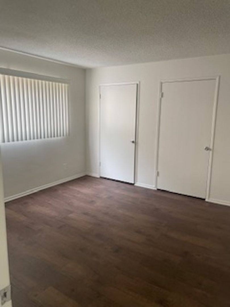 Apartment for rent at 518 Raymond Ave, Santa Monica, CA 90405