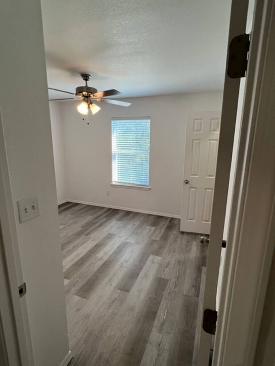Apartment for rent at 208 S 26th St, Van Buren, AR 72956