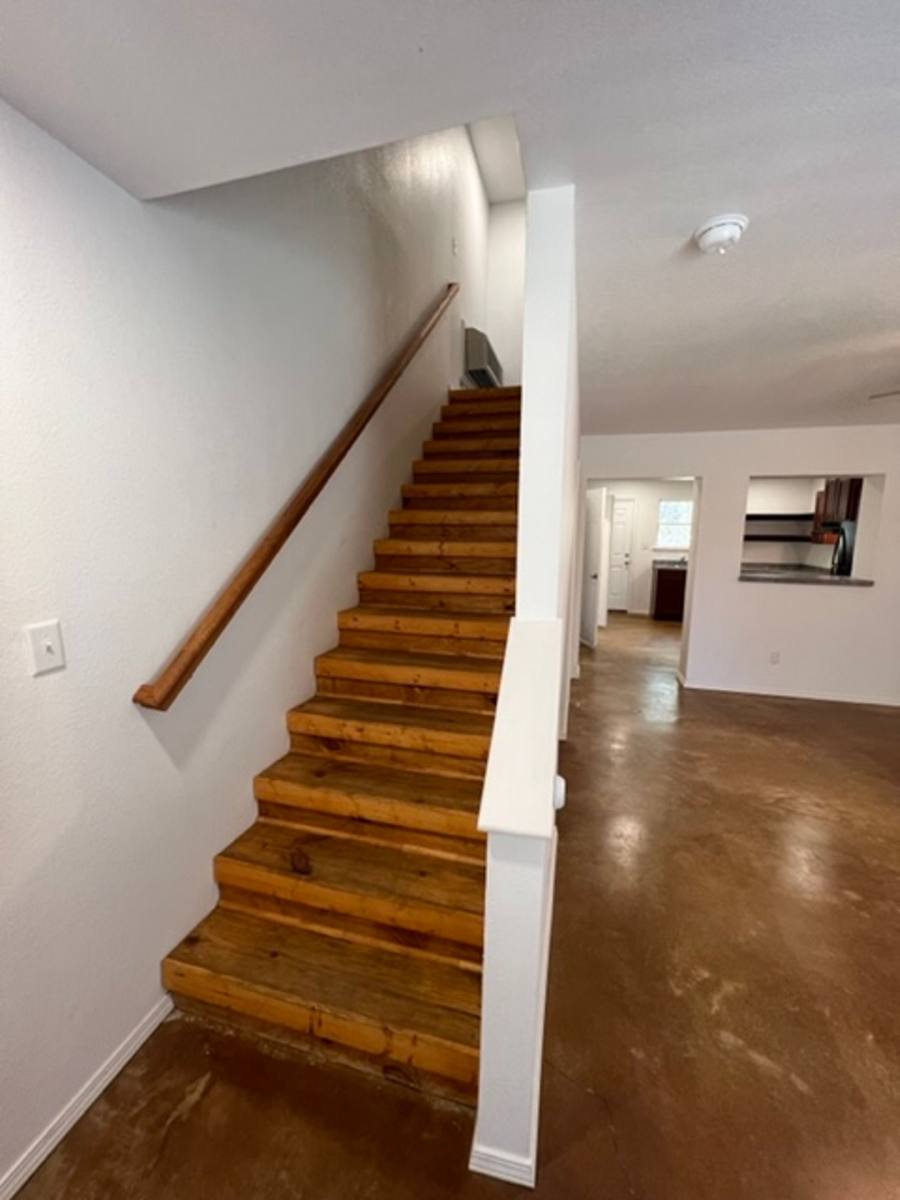 Apartment for rent at 208 S 26th St, Van Buren, AR 72956