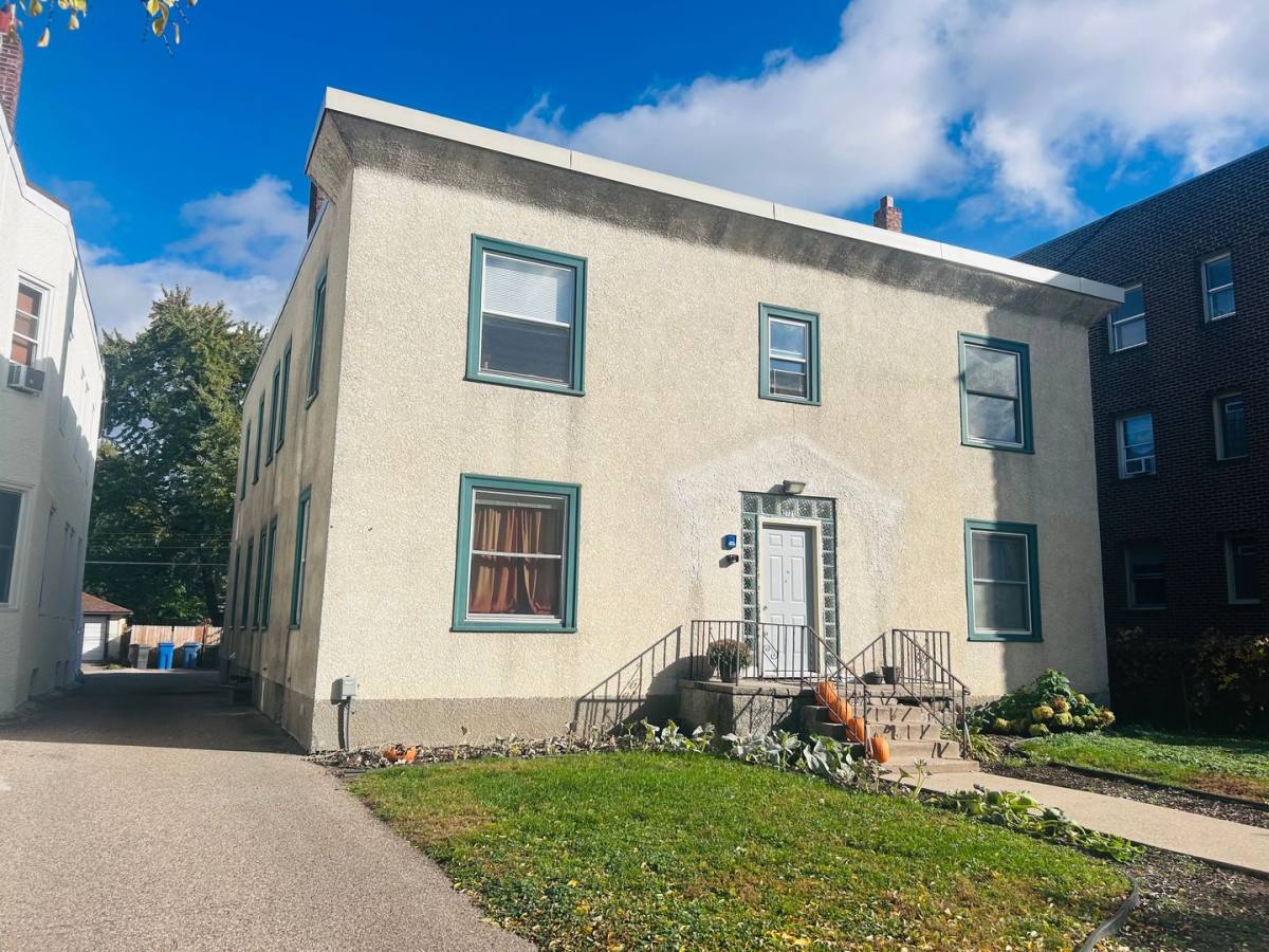 Apartment for rent at 2721 Girard Ave S, Minneapolis, MN 55408