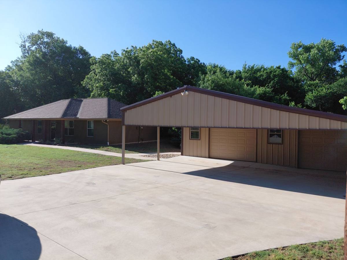 House for rent at 3725 Greenwood Rd, Weatherford, TX 76088