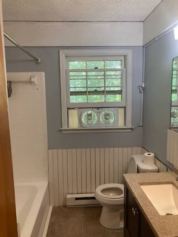 House for rent at 14743 Leesville Rd, Evington, VA 24550