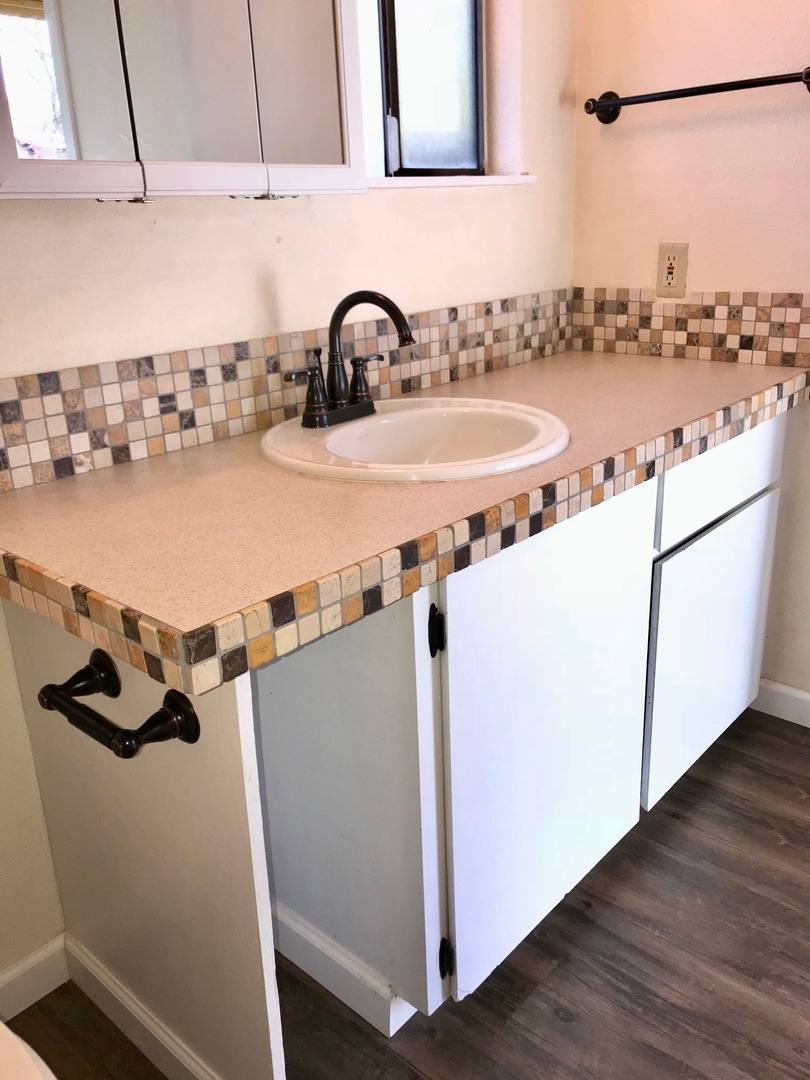 Apartment for rent at 1539 15th Ave SE, Albany, OR 97322