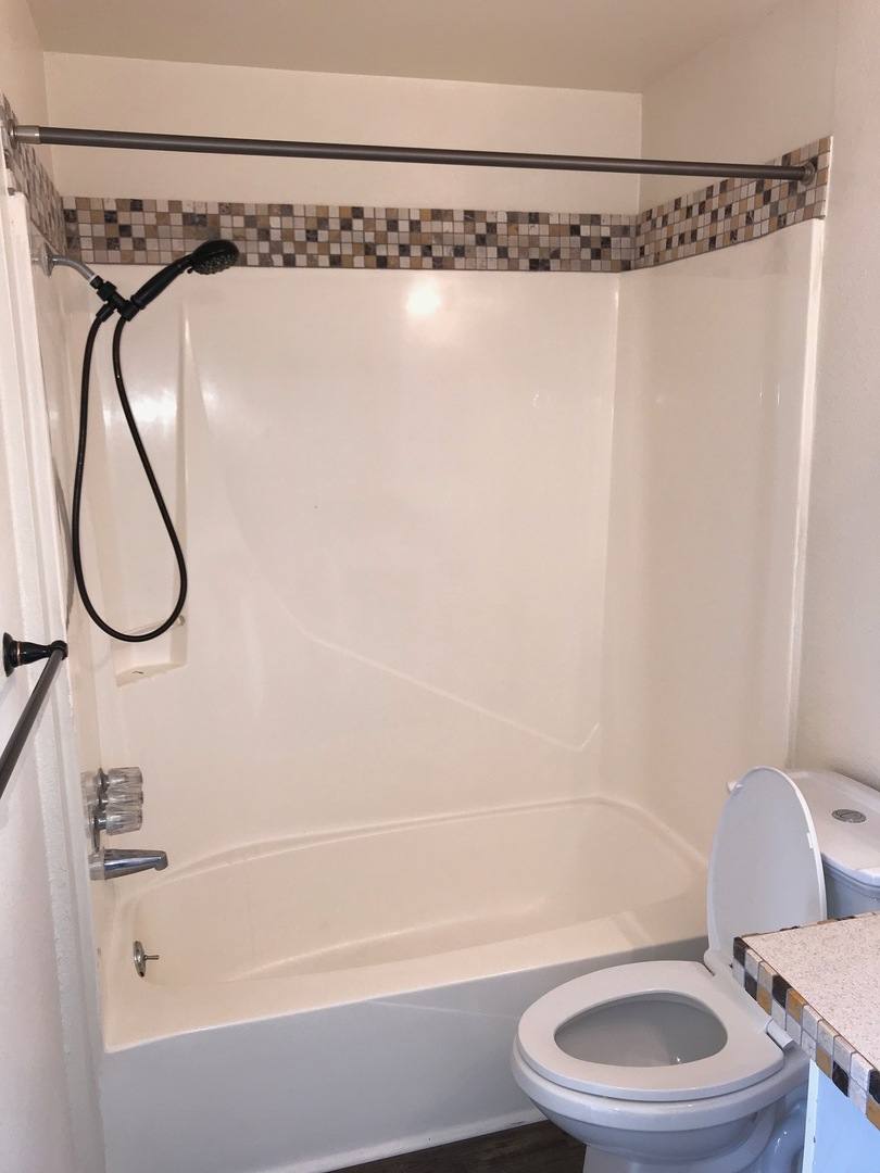 Apartment for rent at 1539 15th Ave SE, Albany, OR 97322