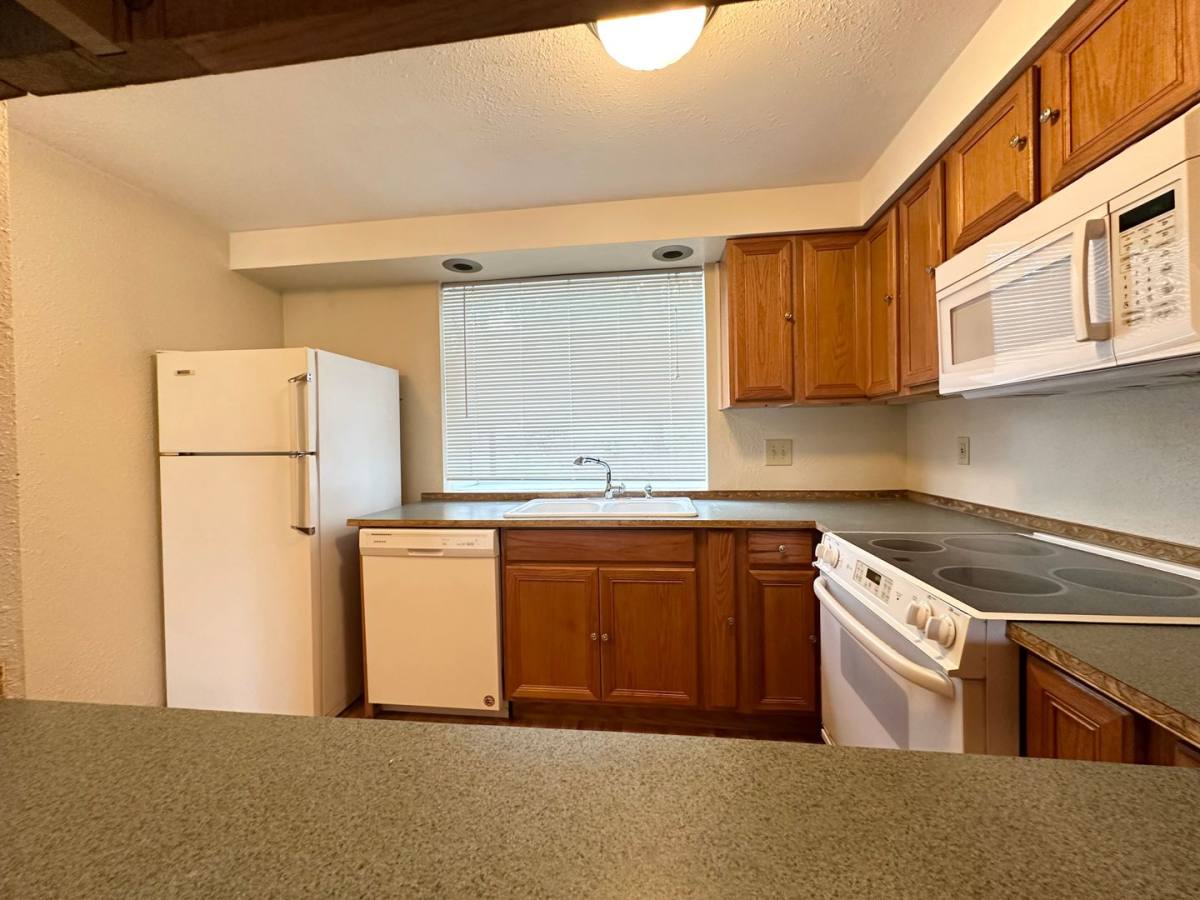 House for rent at 11990 SW Corby Dr, Portland, OR 97225