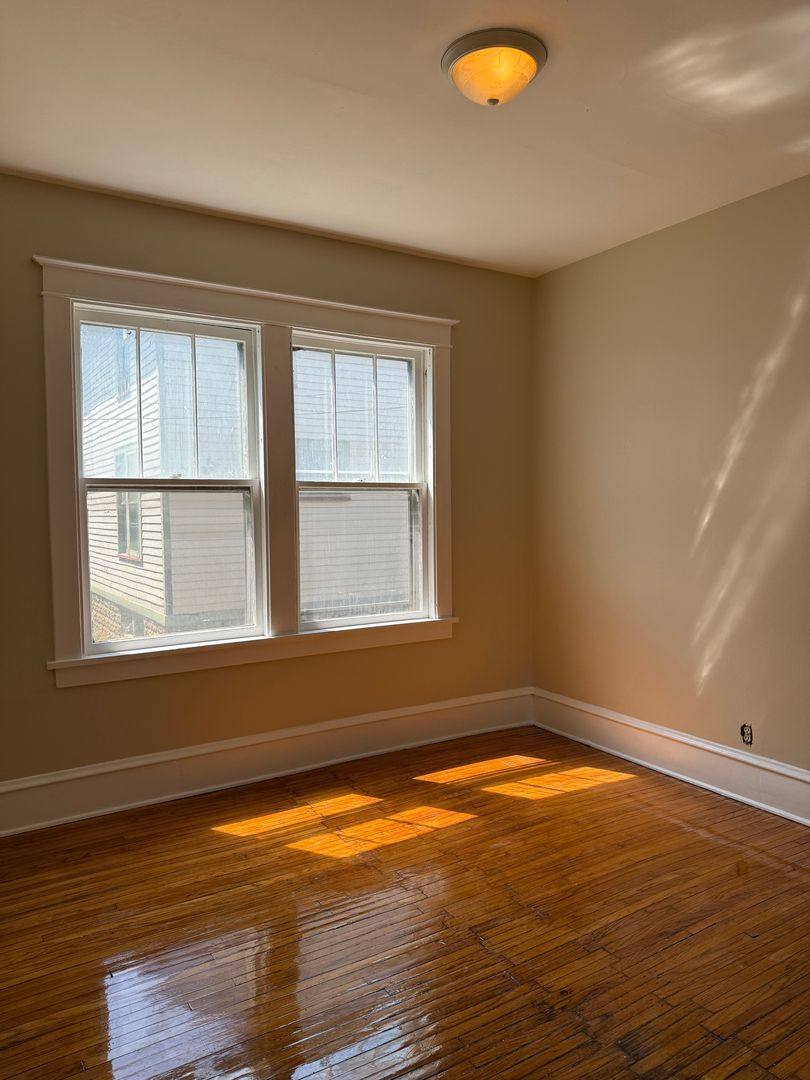 Apartment for rent at 306 Locust, Aurora, IL 60506