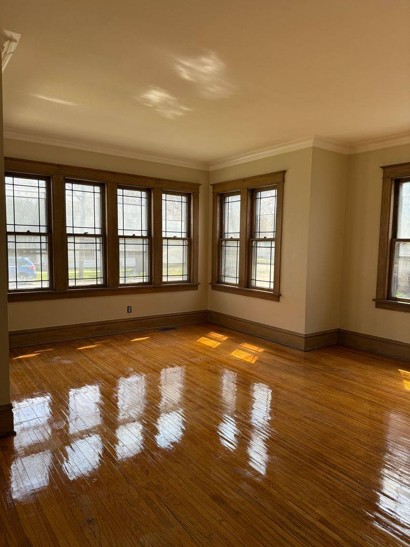 Apartment for rent at 306 Locust, Aurora, IL 60506