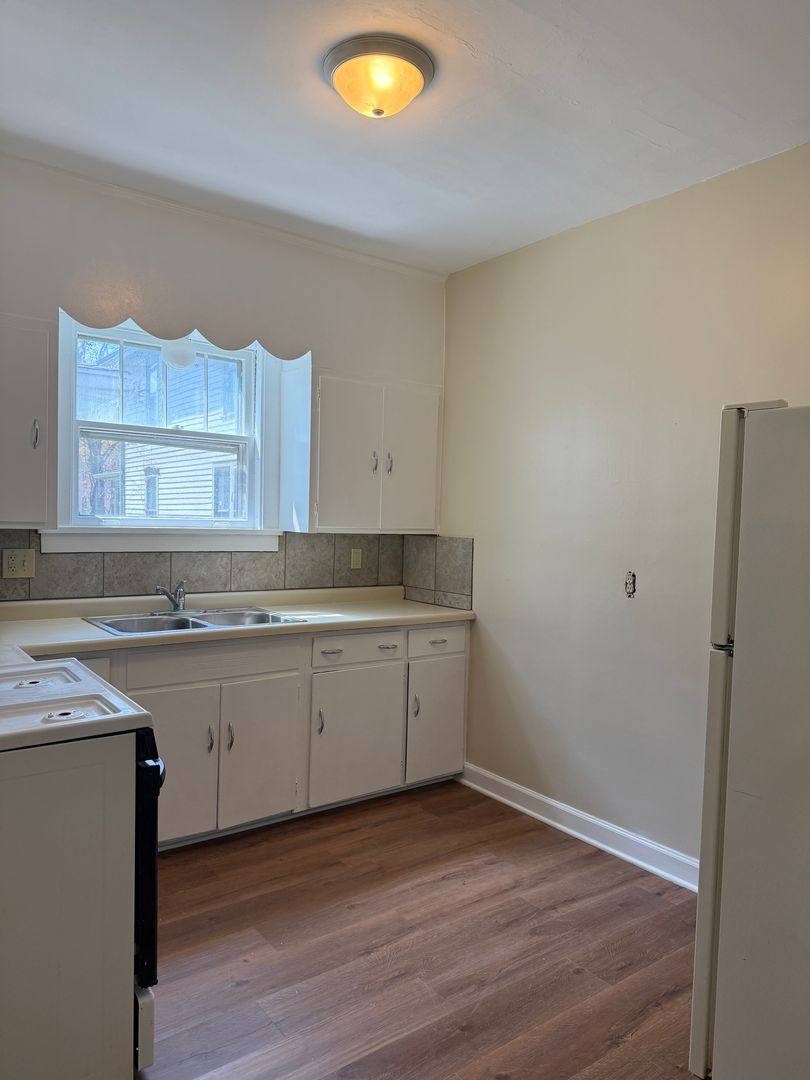 Apartment for rent at 306 Locust, Aurora, IL 60506