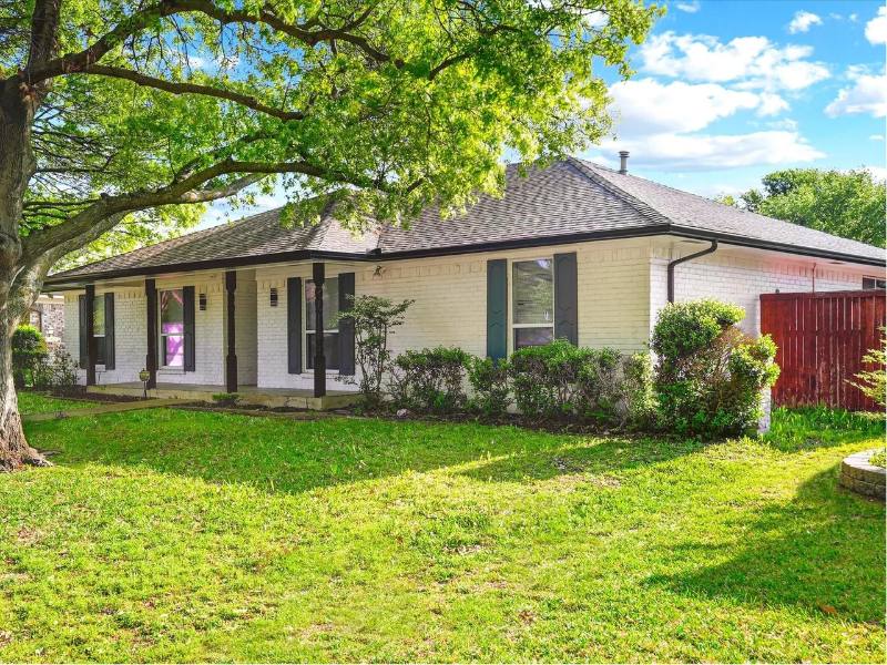 House for rent at 900 Westminster Dr, Richardson, TX 75081