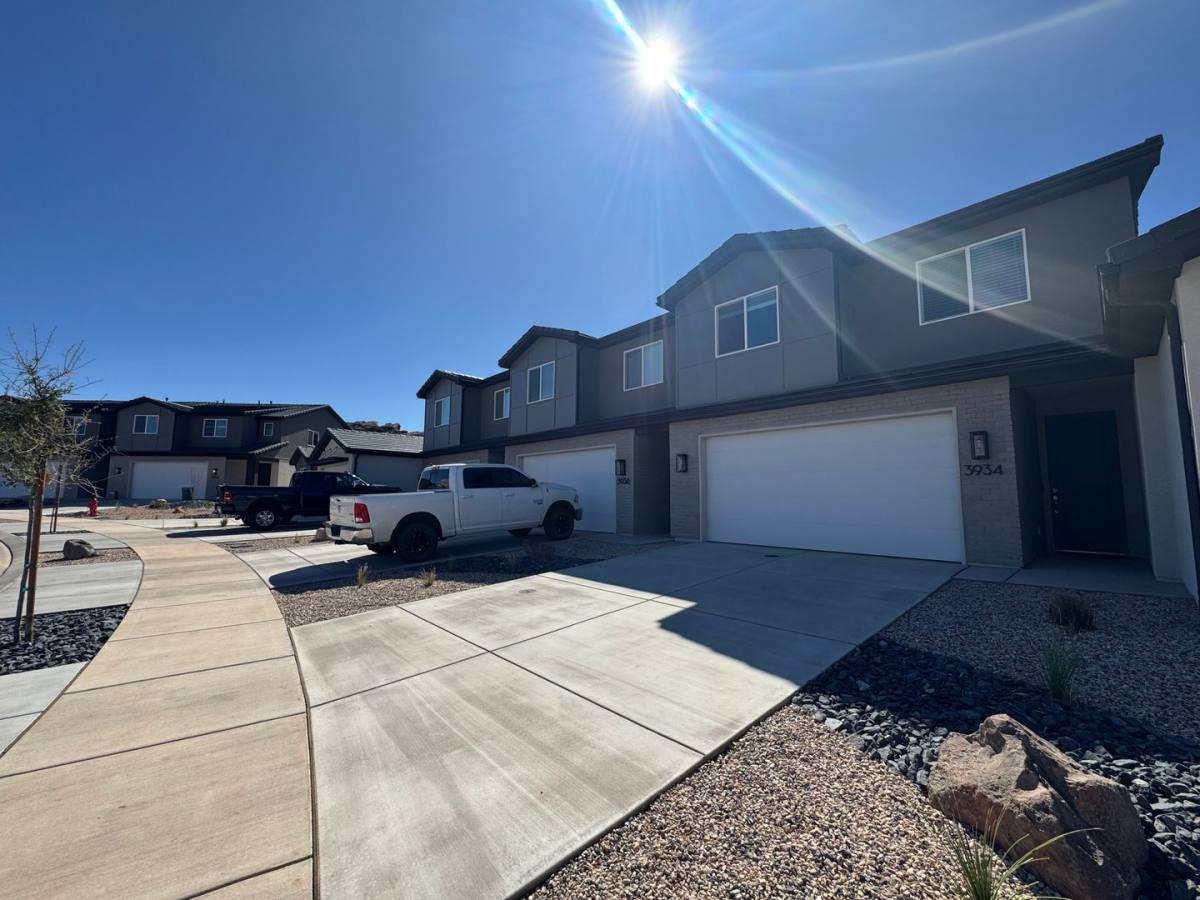 House for rent at 3934 E Fossil Way, Washington, UT 84780