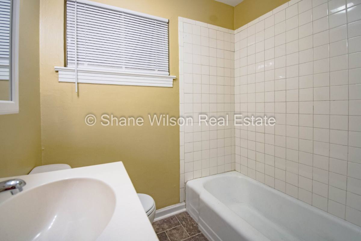 House for rent at 804 Henderson Ave, Rossville, GA 30741