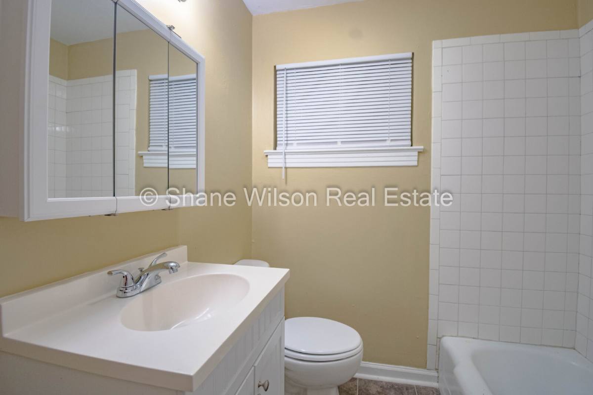House for rent at 804 Henderson Ave, Rossville, GA 30741