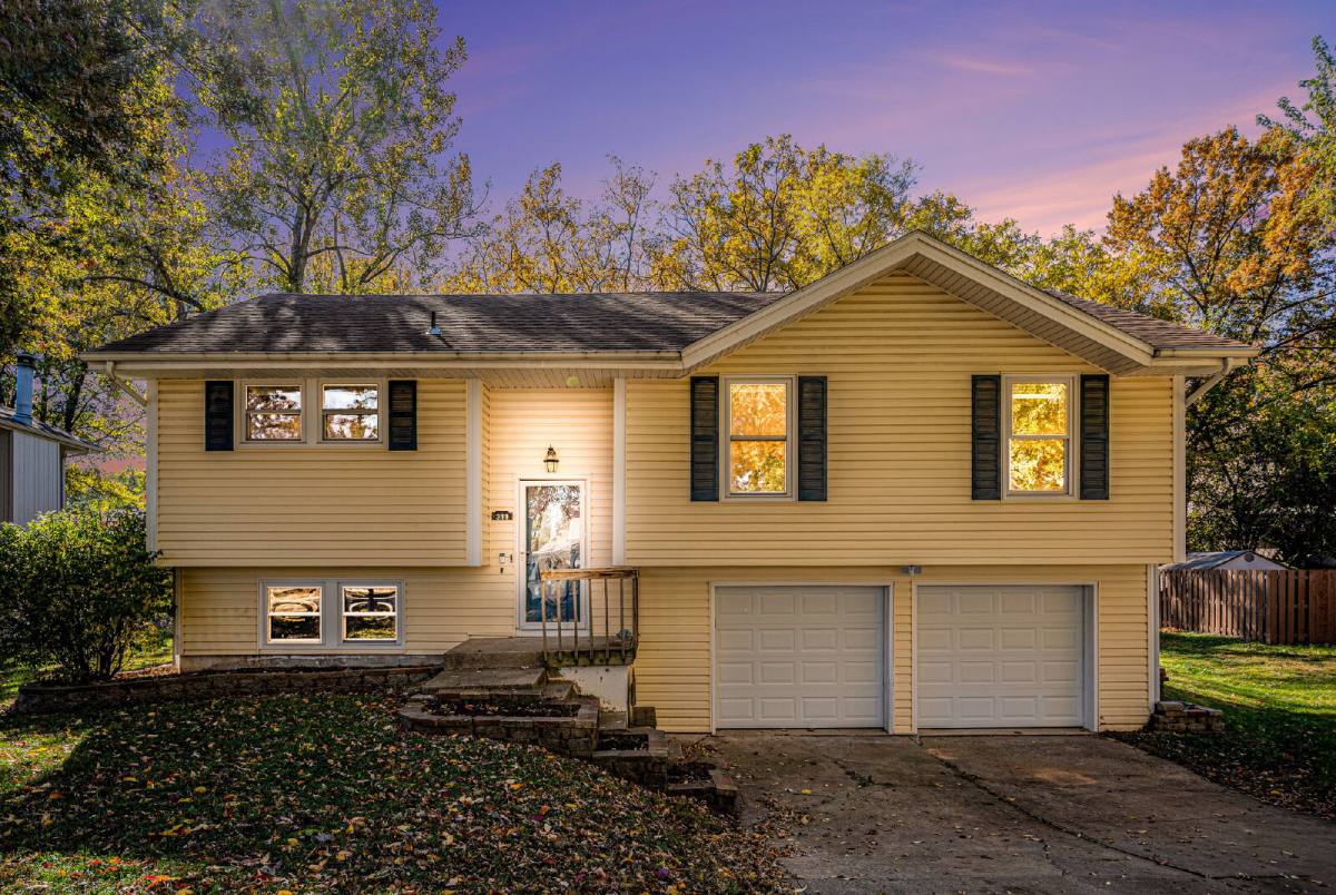 House for rent at 311 NE 101st Place, Kansas City, MO 64155